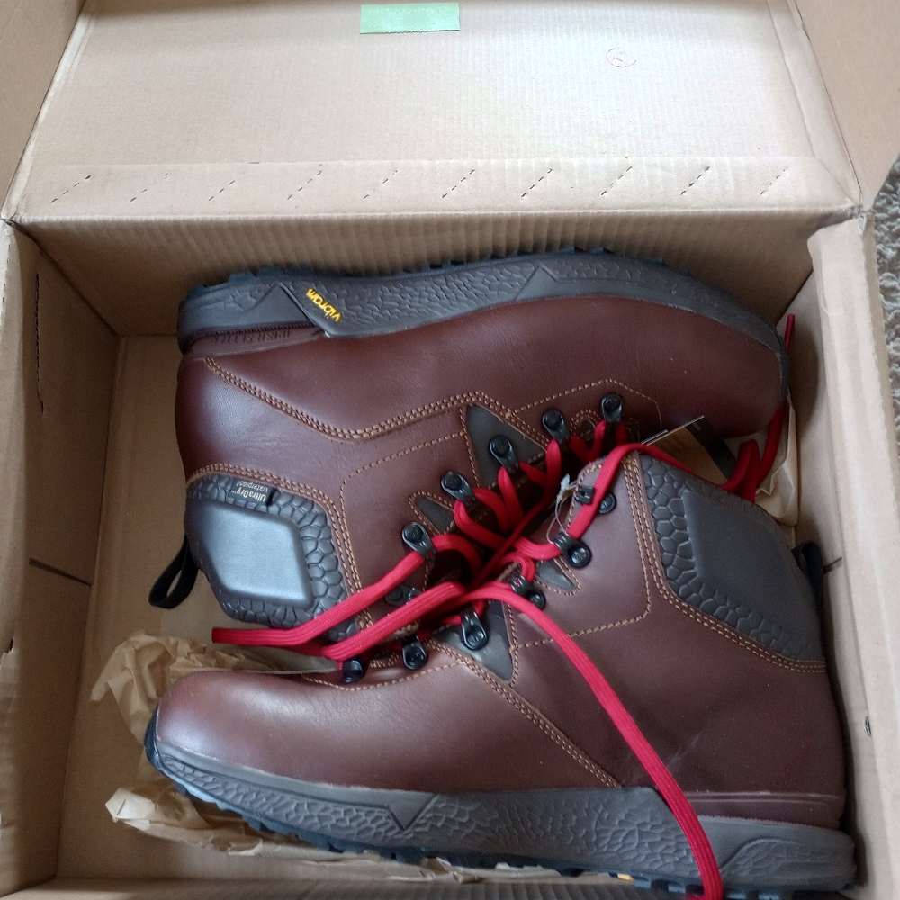 Men's Red Wing Irish Setter Canyons hiking boots.  Size 9.5.